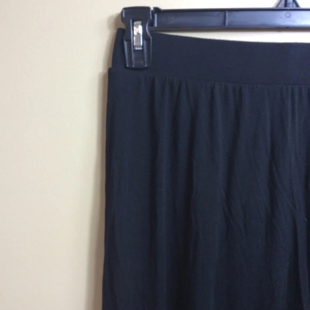 NWOT Lock & Love high waist flare, floor length skirt. Black. XXL